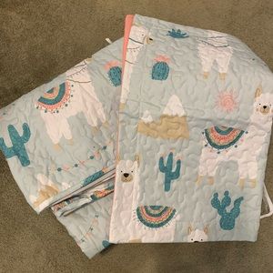 Llama twin quilt and pillow sham.